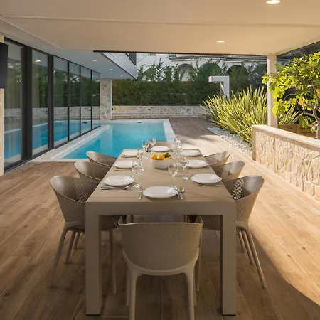 Waldo ヴィラ フンタナ